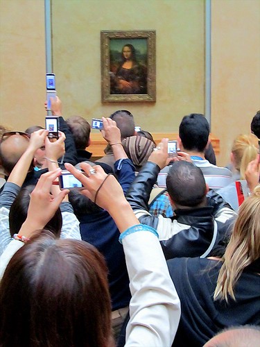 The crowd in front of the Mona Lisa